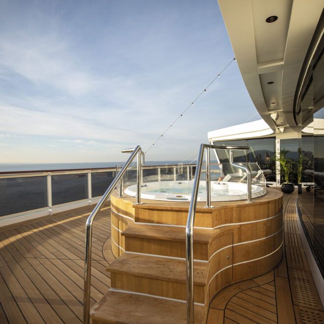 SPL Regent Suite Deck (Hot Tub)_2025-02-24_19-28-34